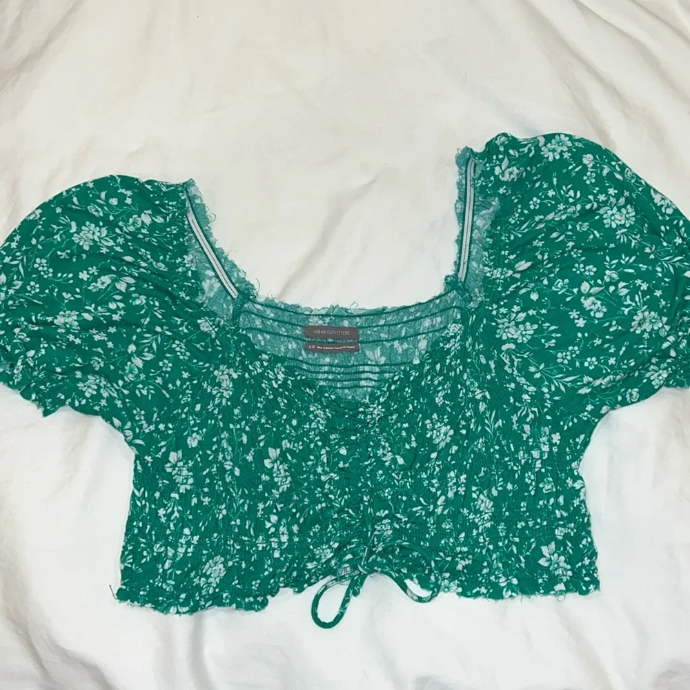 Floral crop top - Picture 1 of 3